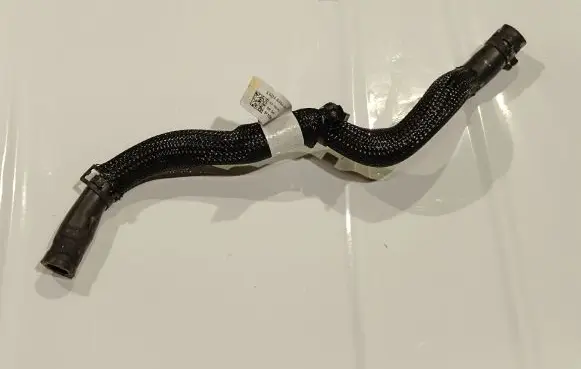Land Rover Defender Engine coolant pipe/hose K6D38464BC