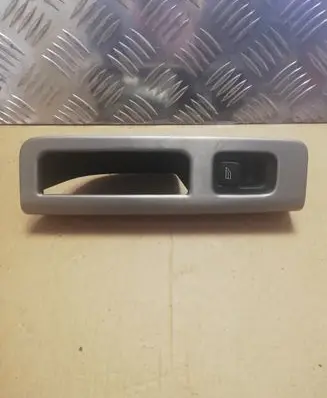 Volvo V50 Electric window control switch 8679678
