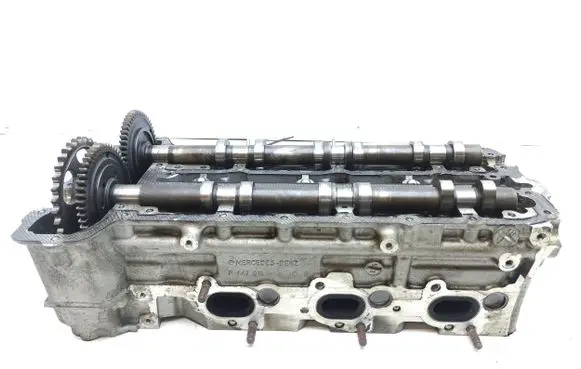 Mercedes-Benz C W204 Engine head A6420105720 R642016 15500