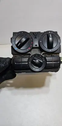 Mercedes-Benz Vito Viano W639 Climate control unit A6398301185KZ 5HB00851100 ZGS006