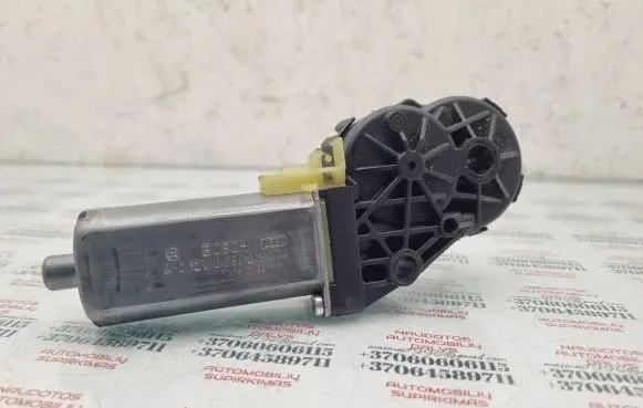 Volkswagen PASSAT B6 Seat adjustment motor 0390203224