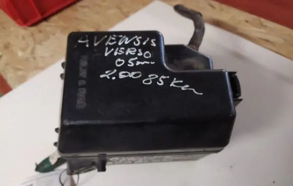 Toyota Avensis Verso Fuse module