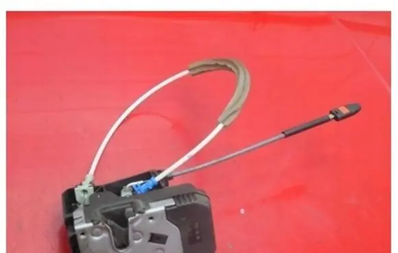 Opel Zafira A Front door lock