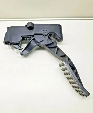 Mercedes-Benz A W169 Accelerator throttle pedal A1693000082 nr4725
