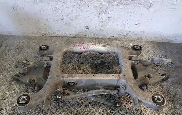 BMW 5 F10 F11 Rear axle beam with reductor 