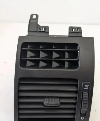 Volkswagen Touran I Dash center air vent grill 1T0819703B 251030303
