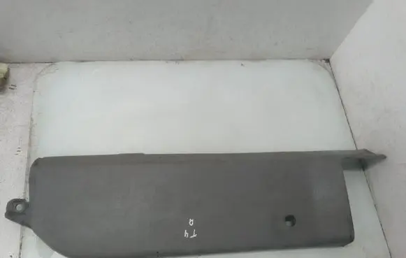 (B) pillar trim (bottom)