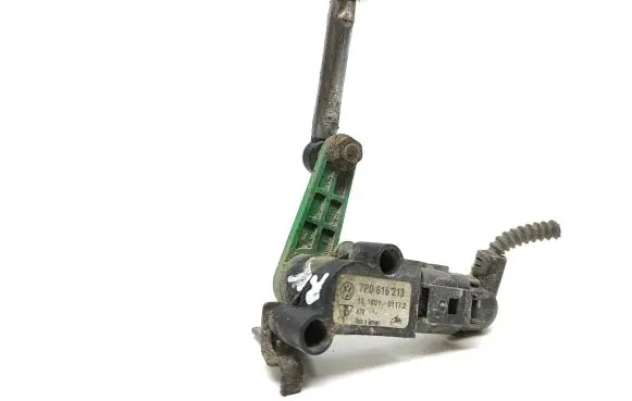 Headlight/headlamp level sensor