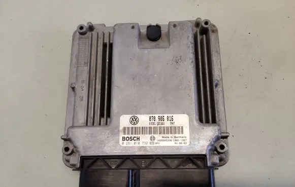Volkswagen Transporter - Caravelle T5 Engine control unit/module 070906016 0281010732 1039S05338