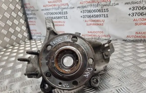 Volkswagen PASSAT B6 Front wheel hub 3C0407258G