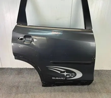 Subaru Forester SK Rear door D054