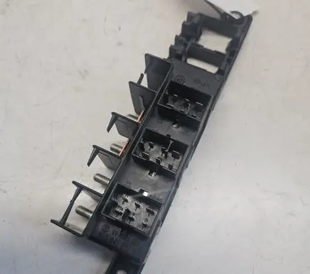 Audi A6 S6 C5 4B Fuse module 8L0941822A