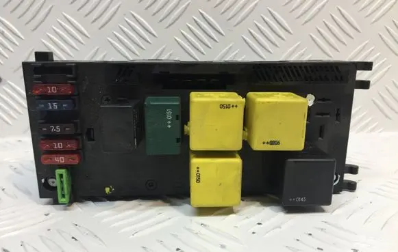 Mercedes-Benz E W210 Fuse box set 0225455332