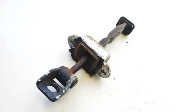 Skoda Octavia Mk2 (1Z) Rear door check strap stopper