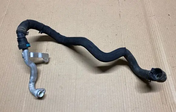 Land Rover Range Rover Sport L494 Engine coolant pipe/hose FPLA8C202CA D31HA 29052016