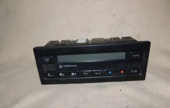Volkswagen PASSAT B5.5 Climate control unit