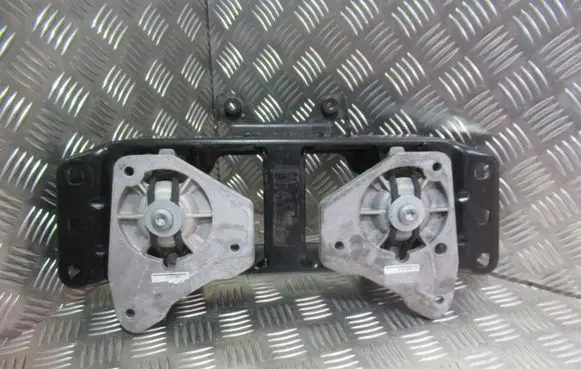 Porsche Panamera (971) Engine mount bracket 