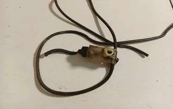 Honda CR-V Windscreen/windshield washer pump