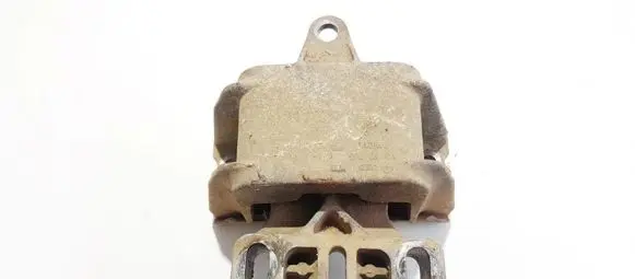 Engine mount bracket