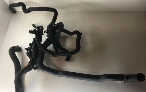 Thermostat/thermostat housing