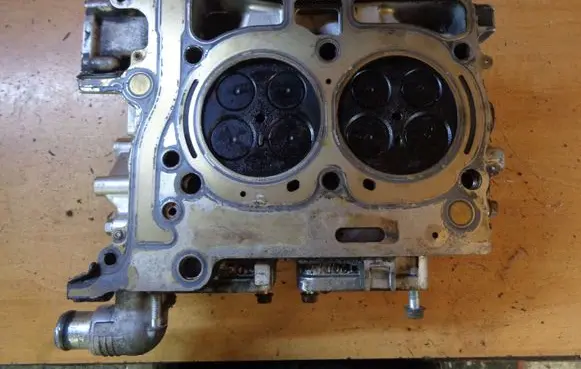 Subaru Legacy Engine head T20DLH103