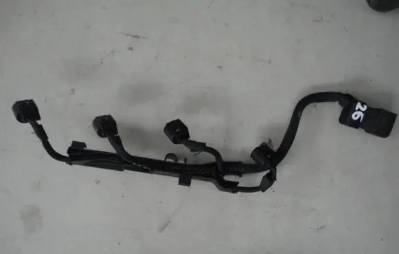 Toyota RAV 4 (XA40) Fuel injector wires 9808501880