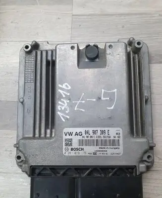 Volkswagen Golf VII Engine control unit/module 04L907309E 0281019175