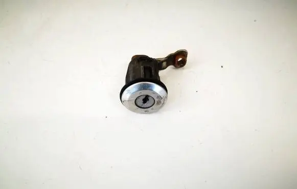 Citroen Berlingo Front door lock (next to the handle) 