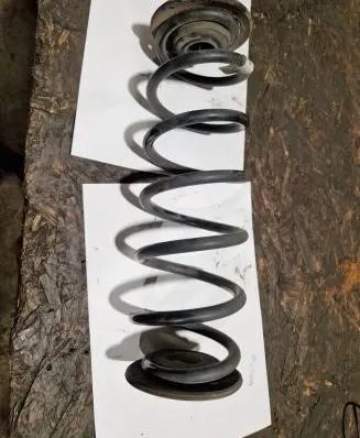 Volkswagen Golf Sportsvan Rear coil spring 5Q0511121