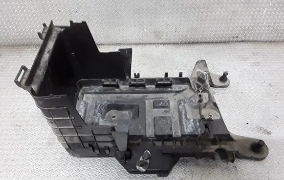 Volkswagen Jetta V Battery tray 1K0915333C