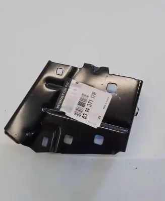 Renault Master III Fender mounting bracket 631438806R