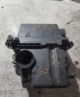 Toyota Yaris Air filter box 177000J01