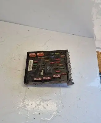 Volkswagen PASSAT B6 Fuse module 3C0937125 63592777