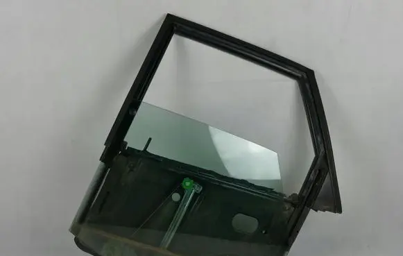 Audi 80 90 S2 B4 Rear door window/glass frame 