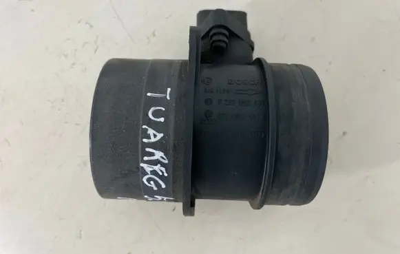 Volkswagen Touareg I Mass air flow meter 0281002461