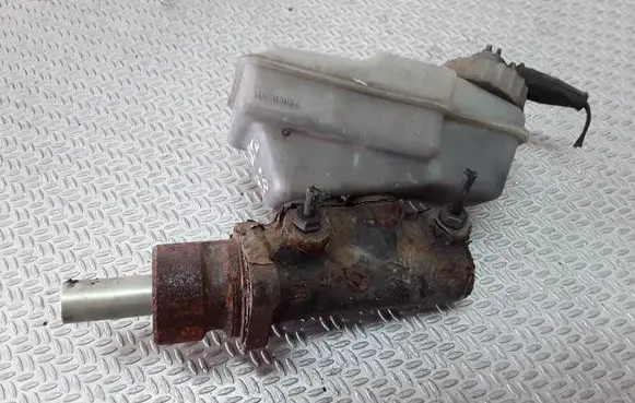 Volkswagen Transporter - Caravelle T4 Master brake cylinder 701611303A
