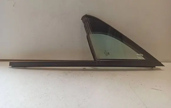 Audi Q7 4M Front door vent window glass four-door 4M0845113