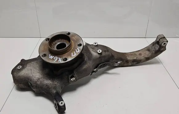 BMW X6 M Front wheel hub 6773784 16193510E