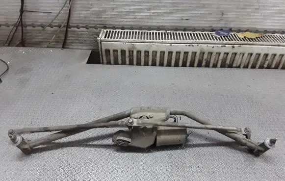 Volkswagen Multivan T4 Front wiper linkage and motor 701955113