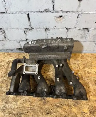Mercedes-Benz C W202 Intake manifold A6110901537