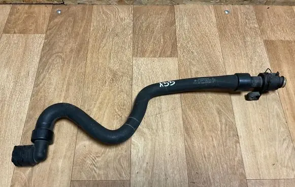 Opel Insignia A Engine coolant pipe/hose 13220138 565563897