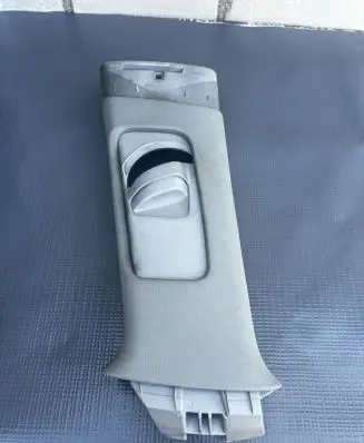 Toyota Avensis T270 (B) pillar trim (top) 7302405020 6242005030