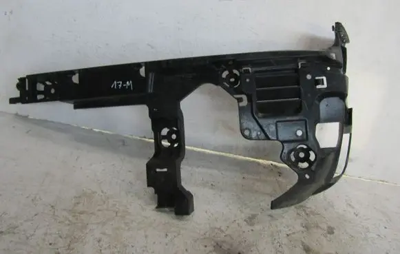 Rear bumper mounting bracket