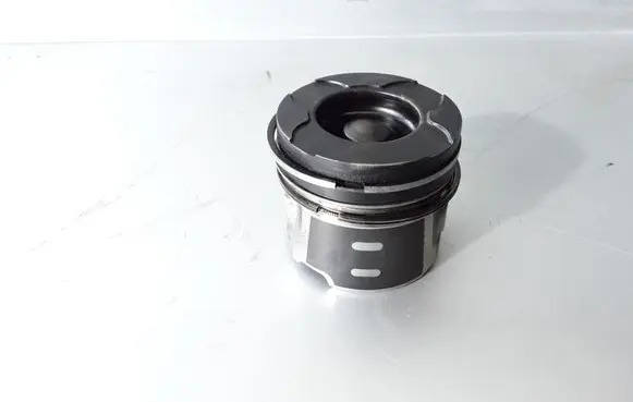 Volvo V50 Piston 