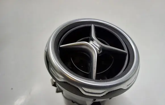 Mercedes-Benz GLA W156 Dash center air vent grill A1568300000