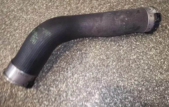BMW 4 F36 Gran coupe Intercooler hose/pipe 8513851