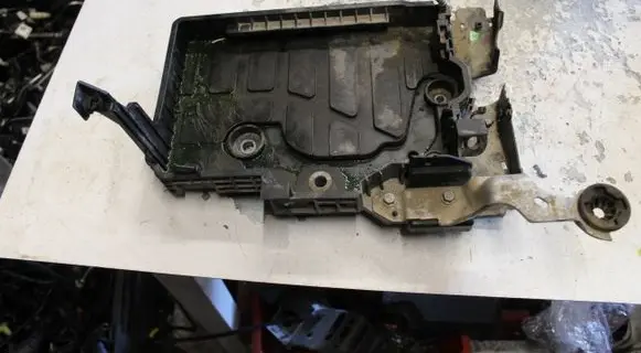 Dacia Sandero III Battery box tray 648946748R