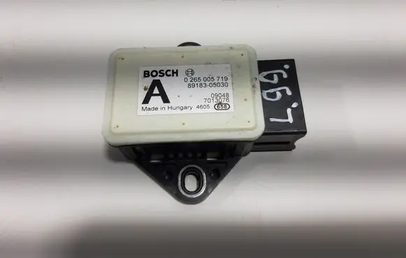 Toyota Avensis T270 ESP acceleration yaw rate sensor 0265005719 8918305030