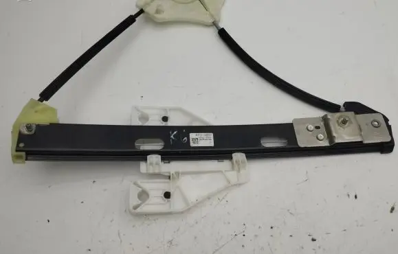 Audi A1 Rear window lifting mechanism without motor 82G839461A
