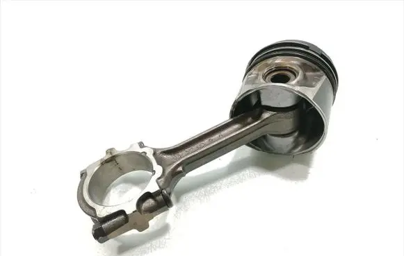 Nissan X-Trail T30 Piston with connecting rod 